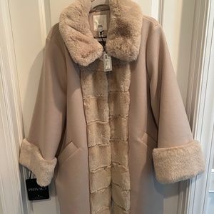 NWT River island beige coat with faux fur matching gloves